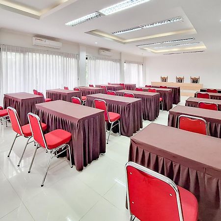 Urbanview Hotel Tridaya Cisarua Puncak Exterior foto