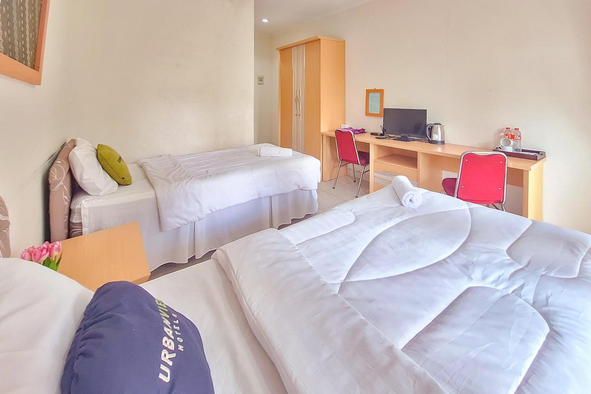Urbanview Hotel Tridaya Cisarua Puncak Exterior foto