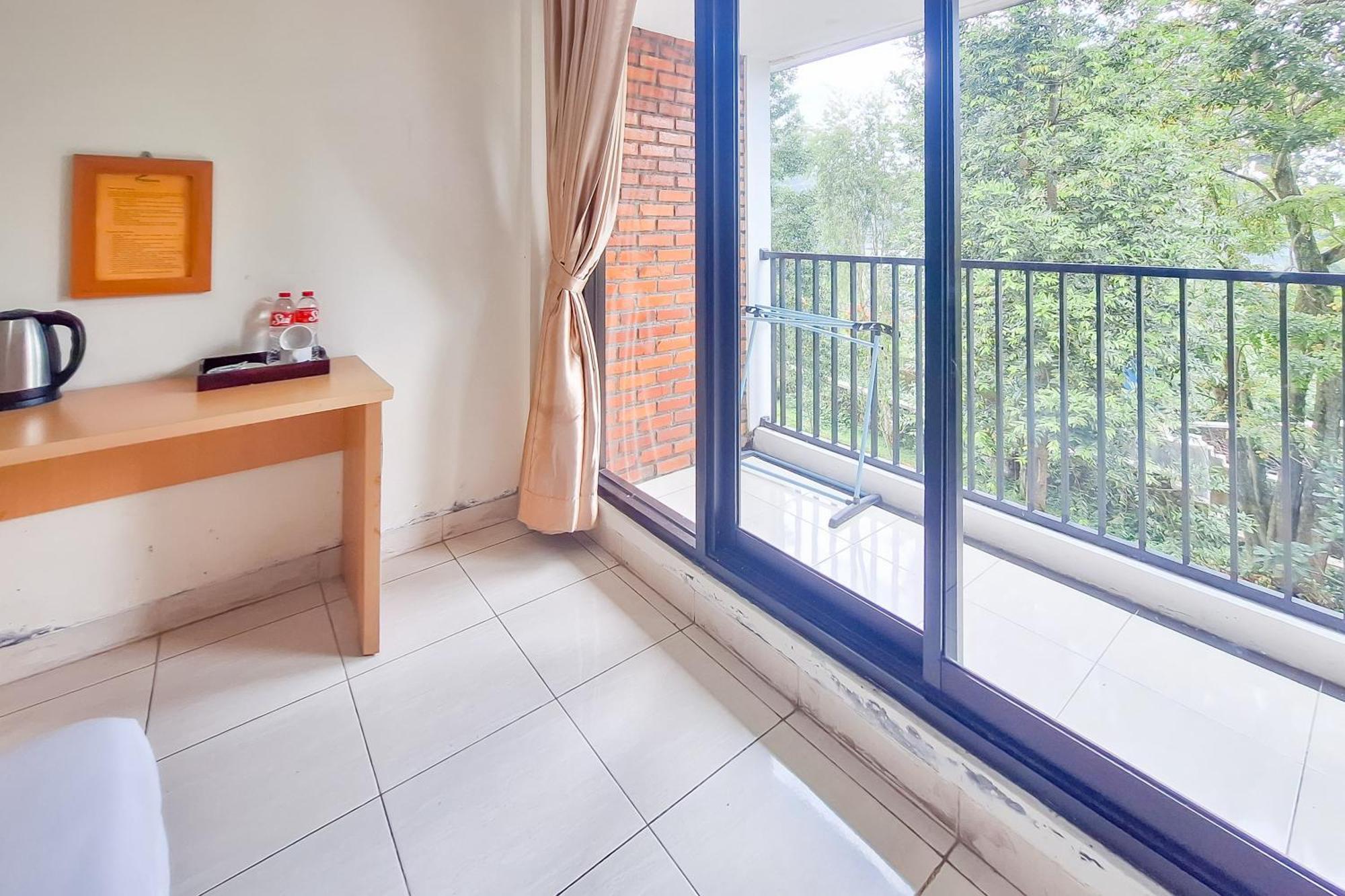 Urbanview Hotel Tridaya Cisarua Puncak Exterior foto