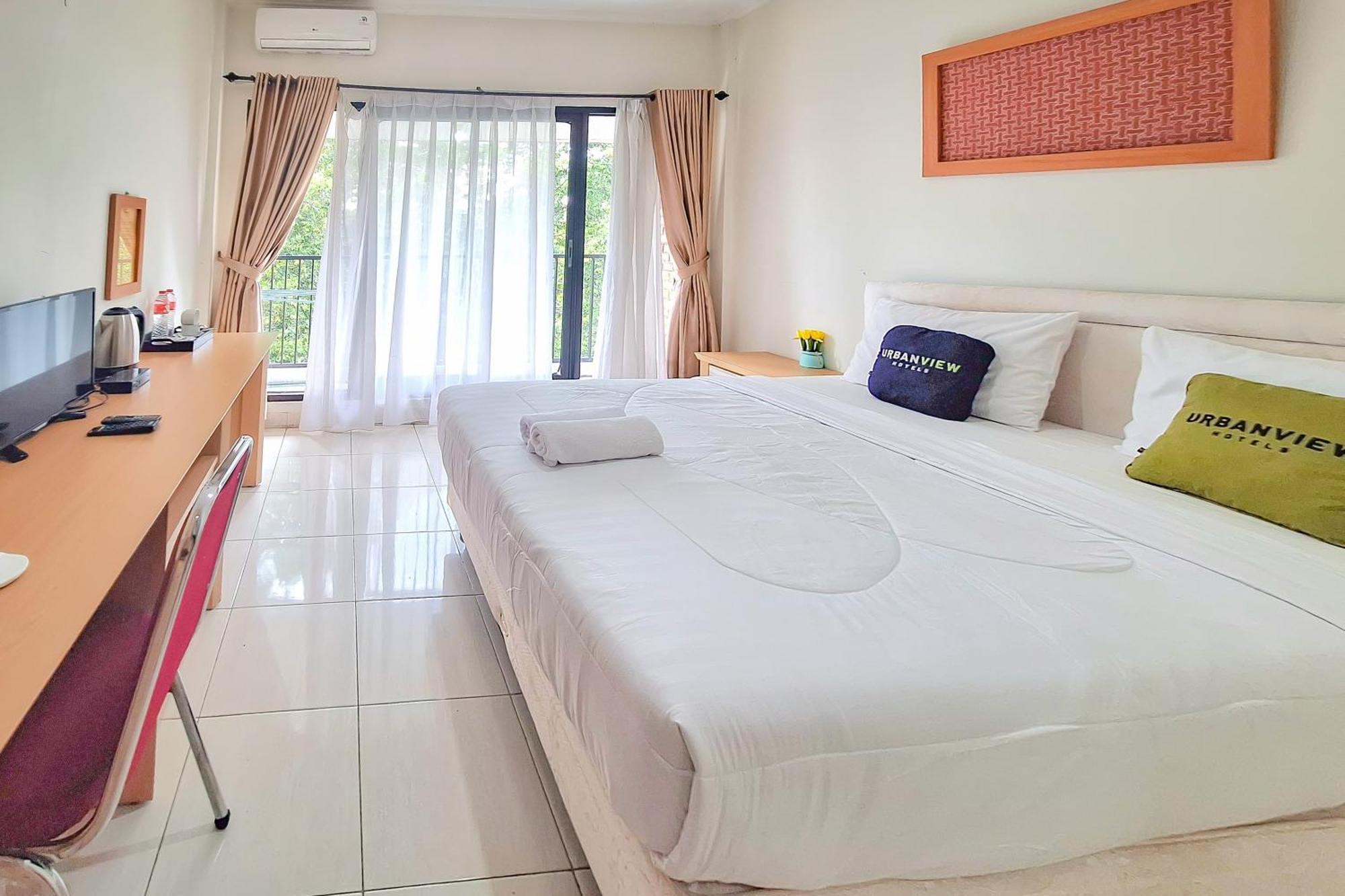 Urbanview Hotel Tridaya Cisarua Puncak Exterior foto