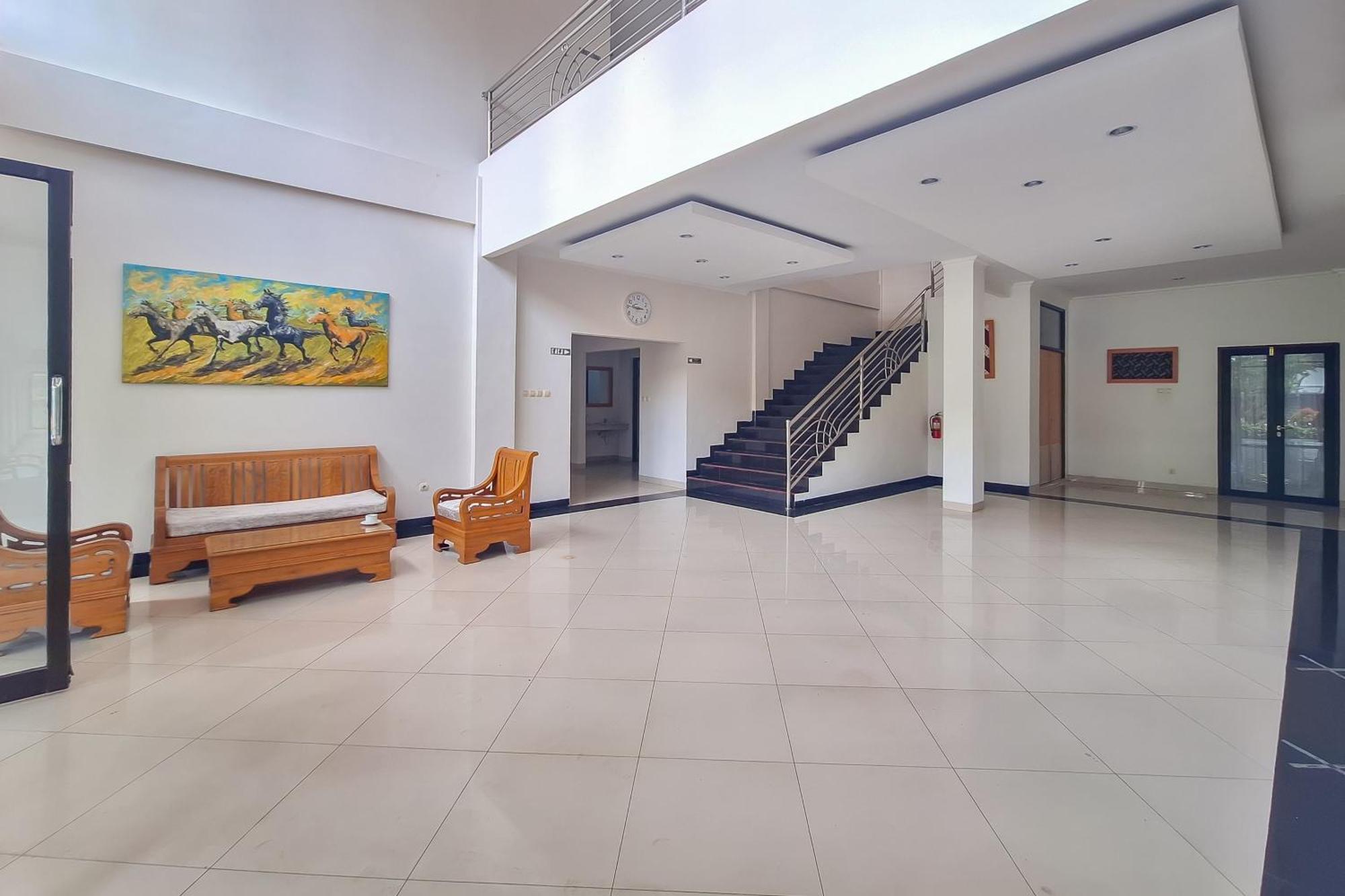 Urbanview Hotel Tridaya Cisarua Puncak Exterior foto