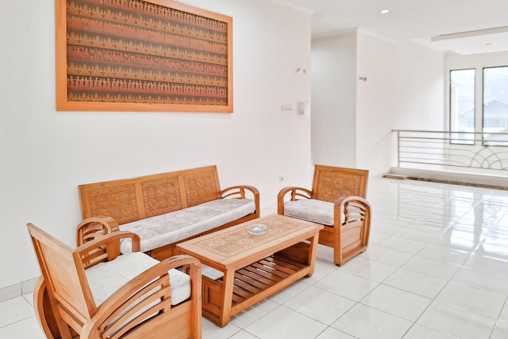 Urbanview Hotel Tridaya Cisarua Puncak Exterior foto